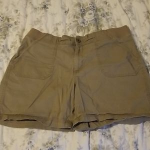 Lee Easy Fit Khaki Shorts